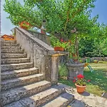 Erika In Sumber Σπίτι διακοπών
